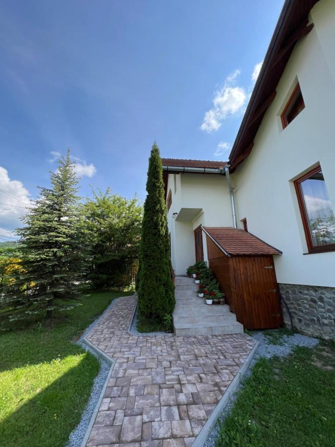 Отель Casa Lacul Mierlei Совата Экстерьер фото