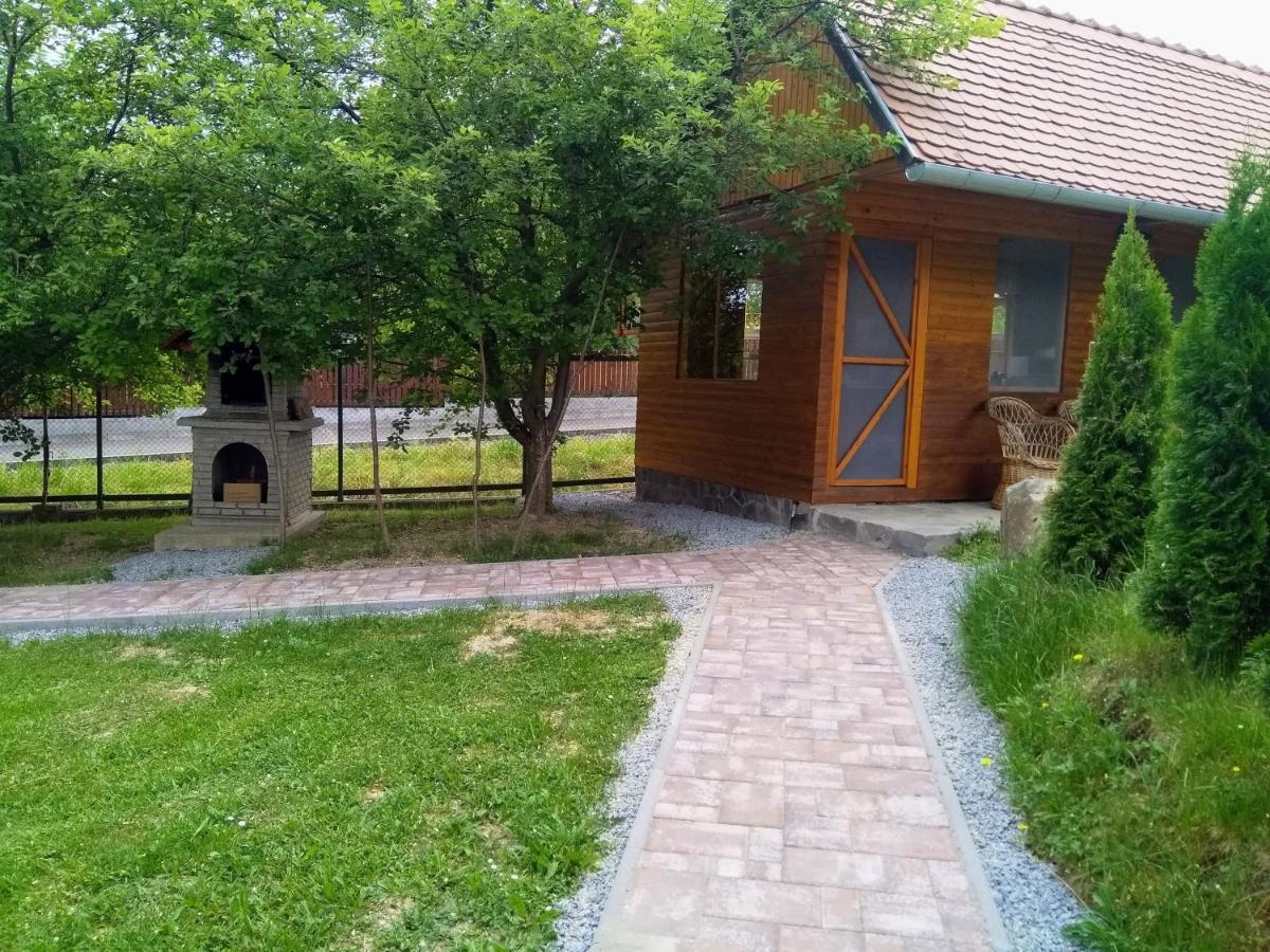 Отель Casa Lacul Mierlei Совата Экстерьер фото