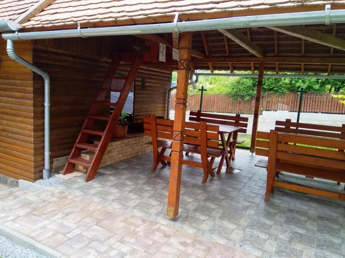 Отель Casa Lacul Mierlei Совата Экстерьер фото