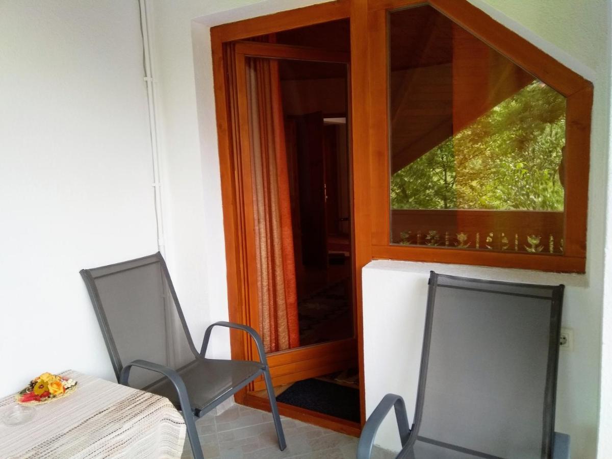 Отель Casa Lacul Mierlei Совата Экстерьер фото