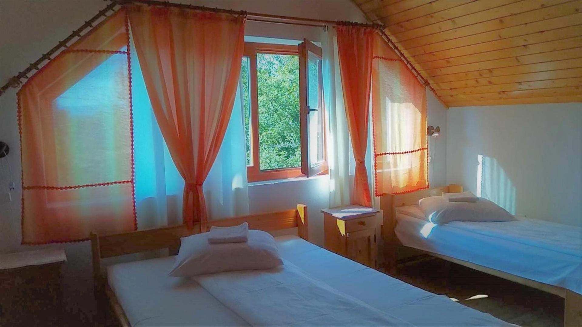 Отель Casa Lacul Mierlei Совата Экстерьер фото