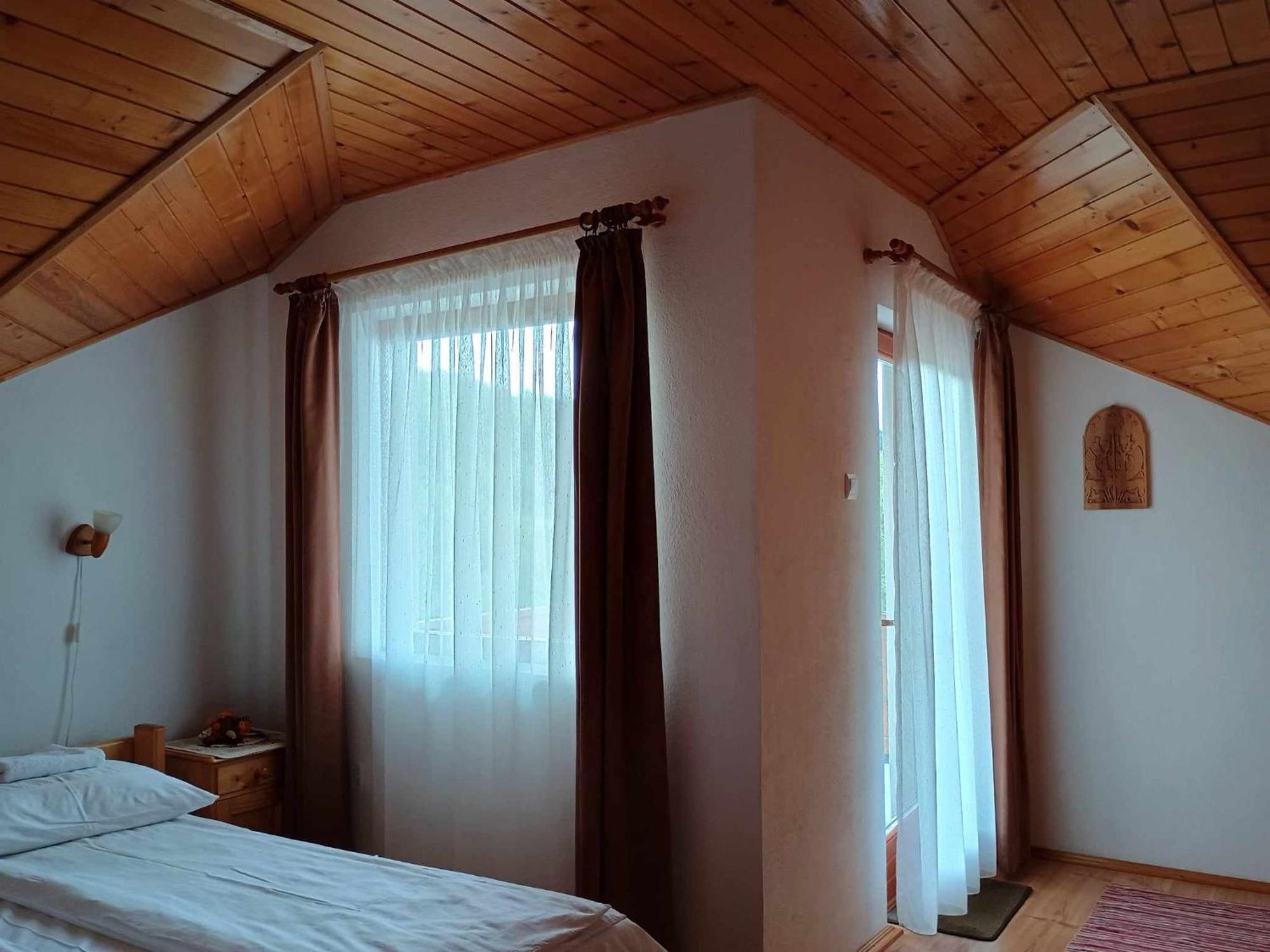 Отель Casa Lacul Mierlei Совата Экстерьер фото